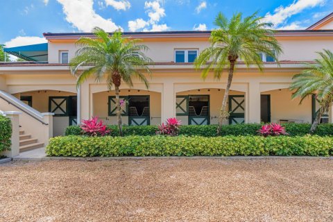 House in Wellington, Florida 7 bedrooms, 321.07 sq.m. № 2250568 - photo 15