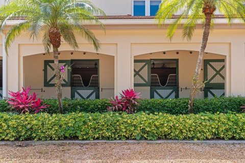 House in Wellington, Florida 7 bedrooms, 321.07 sq.m. № 2250568 - photo 16