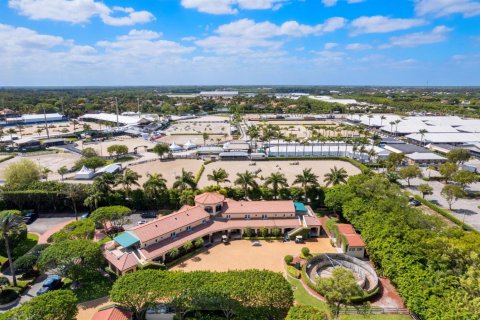 House in Wellington, Florida 7 bedrooms, 321.07 sq.m. № 2250568 - photo 2