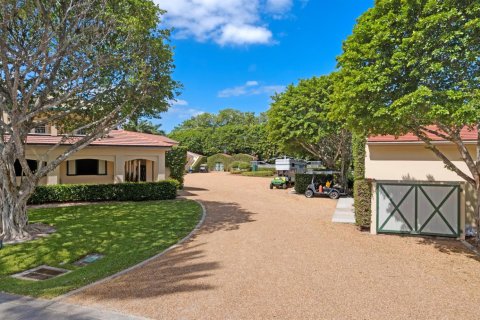 House in Wellington, Florida 7 bedrooms, 321.07 sq.m. № 2250568 - photo 11