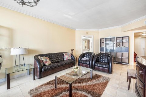 Copropriété à vendre à Surfside, Floride: 3 chambres, 153.29 m2 № 2028072 - photo 5