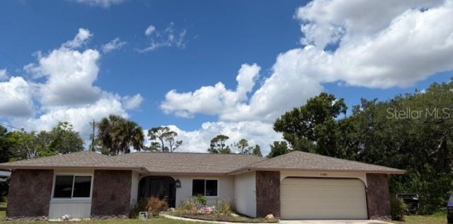 Casa en Port Charlotte, Florida 3 dormitorios, 204.29 m2 № 2217907