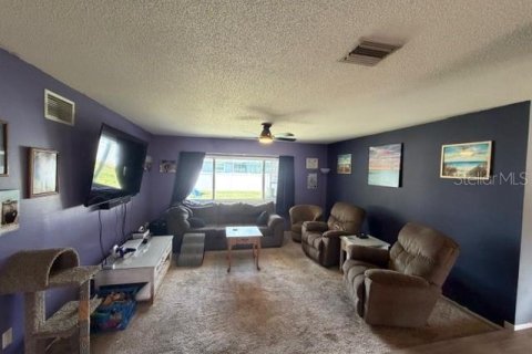 Casa en venta en Port Charlotte, Florida, 3 dormitorios, 204.29 m2 № 2217907 - foto 3