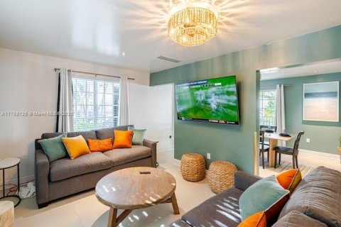 Villa ou maison à vendre à Miami Beach, Floride: 5 chambres, 203.46 m2 № 1935783 - photo 6