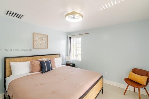 Villa ou maison à vendre à Miami Beach, Floride: 5 chambres, 203.46 m2 № 1935783 - photo 19