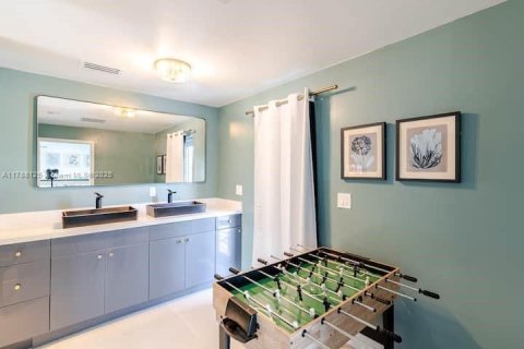 Villa ou maison à vendre à Miami Beach, Floride: 5 chambres, 203.46 m2 № 1935783 - photo 12
