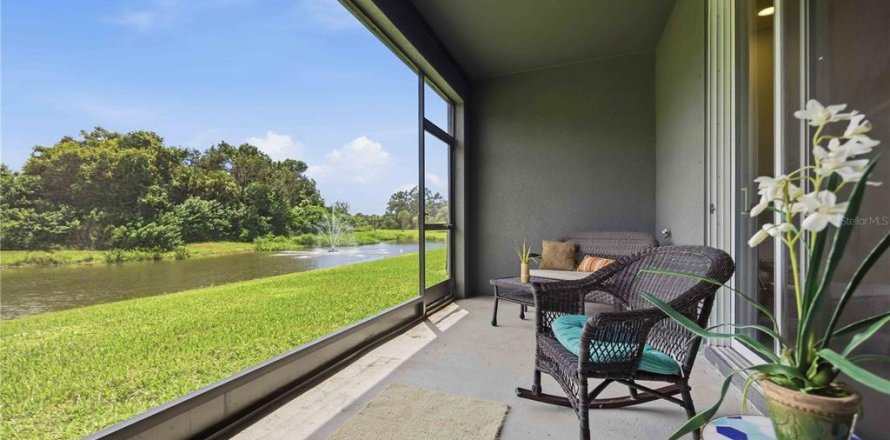 Adosado en Sarasota, Florida 3 dormitorios, 160.16 m2 № 2140676