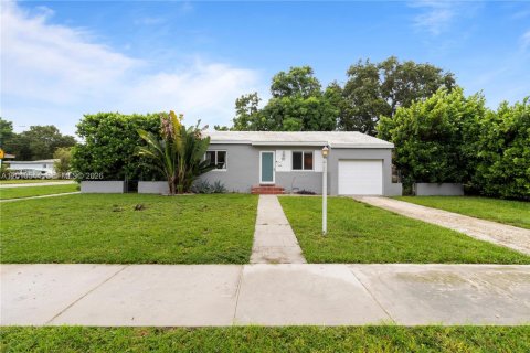 Villa ou maison à Miami Shores, Floride 2 chambres, 96.06 m2 № 2090565