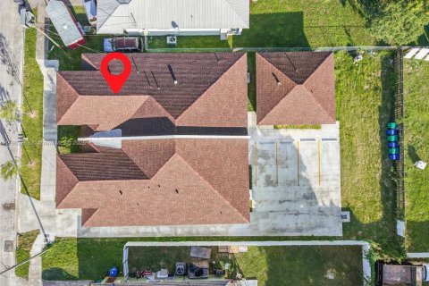 Снять в аренду виллу или дом в Майами, Флорида 2 спальни, № 2034664 - фото 17