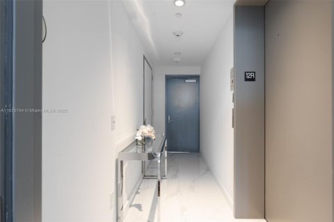 Condo in Miami, Florida, 1 bedroom  № 1819874 - photo 21