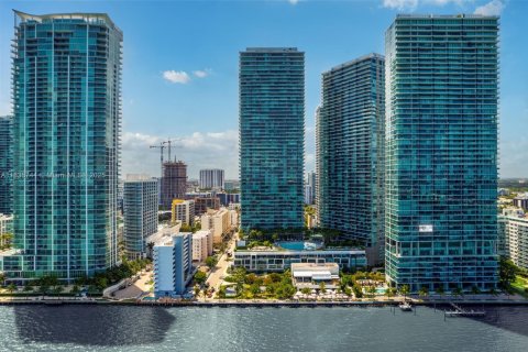 Condo in Miami, Florida, 1 bedroom  № 1819874 - photo 29