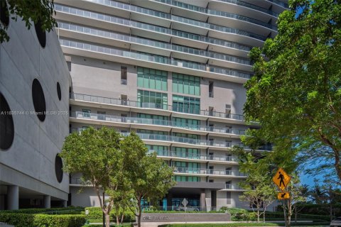 Condo in Miami, Florida, 1 bedroom  № 1819874 - photo 26