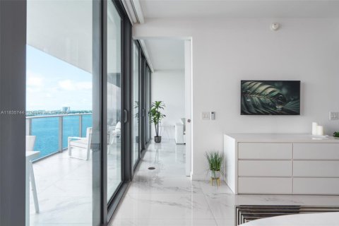 Condo in Miami, Florida, 1 bedroom  № 1819874 - photo 14