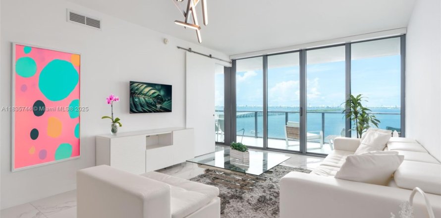 Condo in Miami, Florida, 1 bedroom № 1819874
