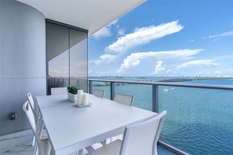 Condo in Miami, Florida, 1 bedroom  № 1819874 - photo 17