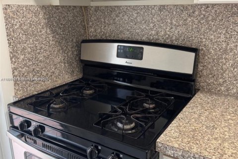 Купить кондоминиум в Майами-Бич, Флорида 1 спальня, 59.36м2, № 1948504 - фото 9