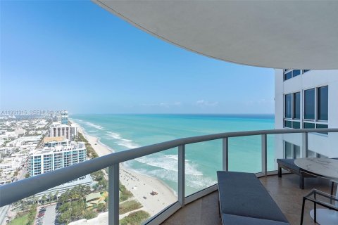 Condo in Miami Beach, Florida, 2 bedrooms  № 1989978 - photo 22