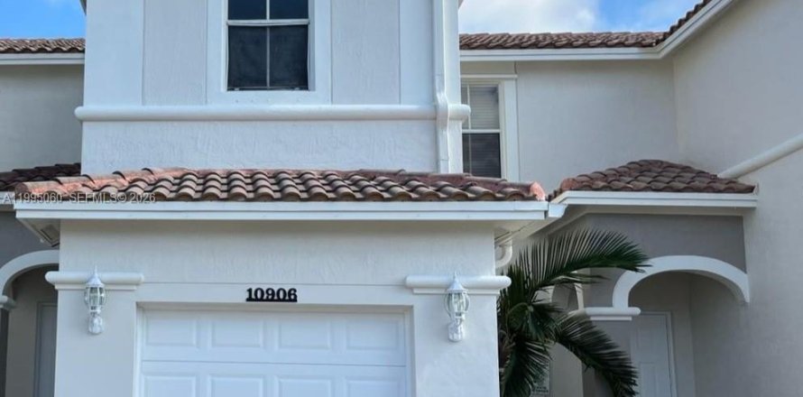 Touwnhouse à Homestead, Floride 3 chambres, 135.54 m2 № 2062597