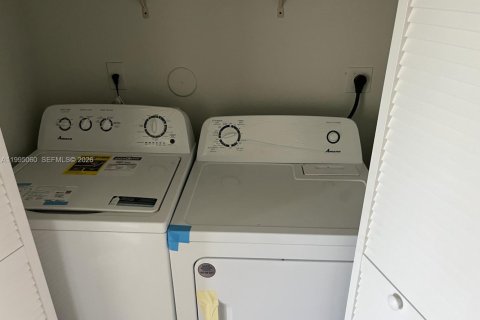 Touwnhouse à louer à Homestead, Floride: 3 chambres, 135.54 m2 № 2062597 - photo 2