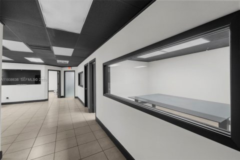 Купить коммерческую недвижимость в Дорал, Флорида № 1996321 - фото 13