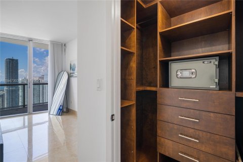 Copropriété à vendre à Miami, Floride: 3 chambres, 194.82 m2 № 2003514 - photo 16