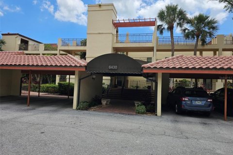 Снять в аренду кондоминиум в Брейдентон, Флорида 2 спальни, 126.72м2, № 1782279 - фото 1