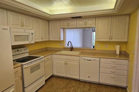 Снять в аренду кондоминиум в Брейдентон, Флорида 2 спальни, 126.72м2, № 1782279 - фото 10