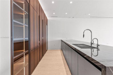 Купить кондоминиум в Майами, Флорида 3 спальни, № 2005481 - фото 10