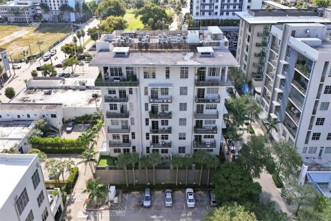 Condominio en venta en Fort Lauderdale, Florida, 1 dormitorio, 99.78 m2 № 2077664 - foto 15