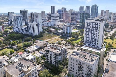 Condominio en venta en Fort Lauderdale, Florida, 1 dormitorio, 99.78 m2 № 2077664 - foto 19