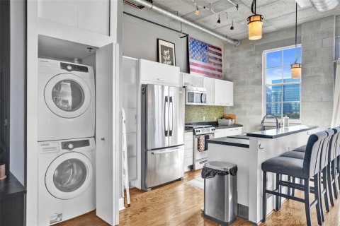 Condominio en venta en Fort Lauderdale, Florida, 1 dormitorio, 99.78 m2 № 2077664 - foto 2