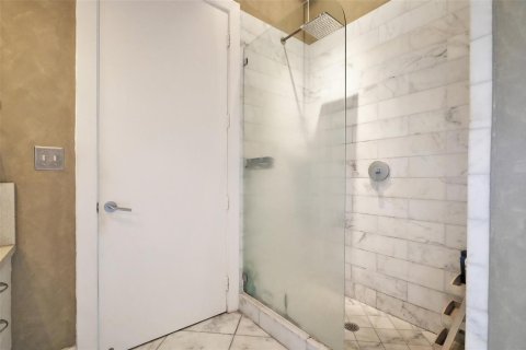 Condominio en venta en Fort Lauderdale, Florida, 1 dormitorio, 99.78 m2 № 2077664 - foto 13