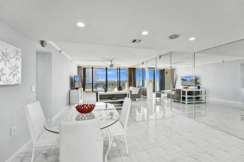 Condominio en venta en West Palm Beach, Florida, 2 dormitorios, 108.7 m2 № 2243380 - foto 7