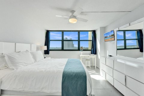 Condominio en venta en West Palm Beach, Florida, 2 dormitorios, 108.7 m2 № 2243380 - foto 23
