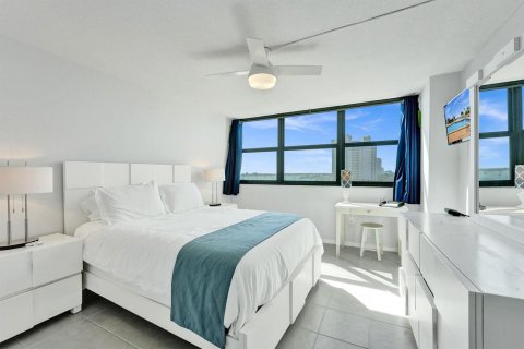 Condominio en venta en West Palm Beach, Florida, 2 dormitorios, 108.7 m2 № 2243380 - foto 21