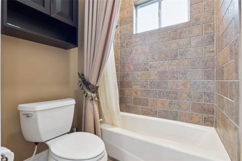 Casa en venta en Lake Mary, Florida, 4 dormitorios, 385.08 m2 № 2324902 - foto 27