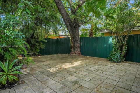 Купить виллу или дом в Майами, Флорида 3 спальни, 146.32м2, № 1989941 - фото 22