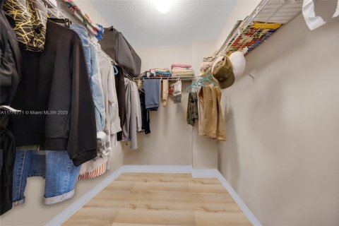 Condo in Aventura, Florida, 2 bedrooms  № 1863921 - photo 23