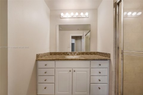 Condo in Aventura, Florida, 2 bedrooms  № 1863921 - photo 15