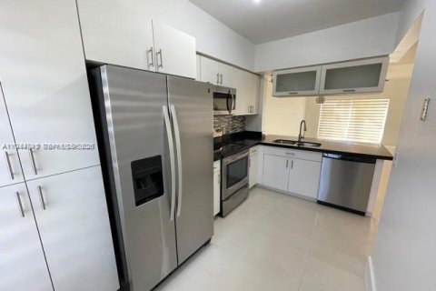 Touwnhouse à vendre à Weston, Floride: 2 chambres, 103.12 m2 № 2001199 - photo 7