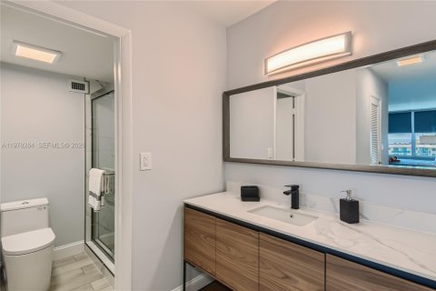 Condo in Hollywood, Florida, 2 bedrooms  № 2041901 - photo 8