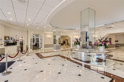 Condo in Hollywood, Florida, 2 bedrooms  № 2041901 - photo 19