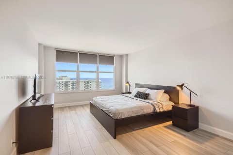 Condo in Hollywood, Florida, 2 bedrooms  № 2041901 - photo 5