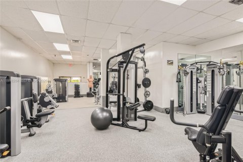 Condo in Hollywood, Florida, 2 bedrooms  № 2041901 - photo 17