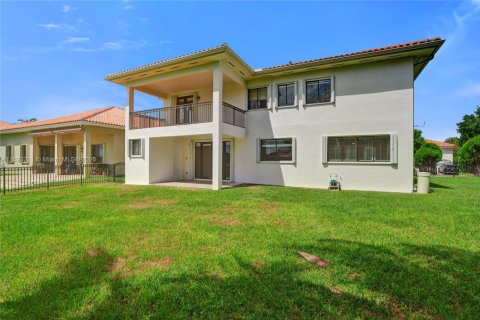 Снять в аренду виллу или дом в Катлер-Бей, Флорида 5 спален, 323.21м2, № 1945096 - фото 3