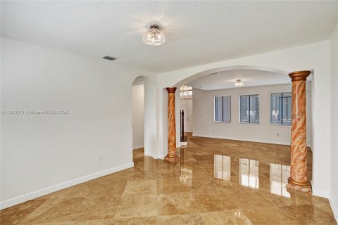 Снять в аренду виллу или дом в Катлер-Бей, Флорида 5 спален, 323.21м2, № 1945096 - фото 26