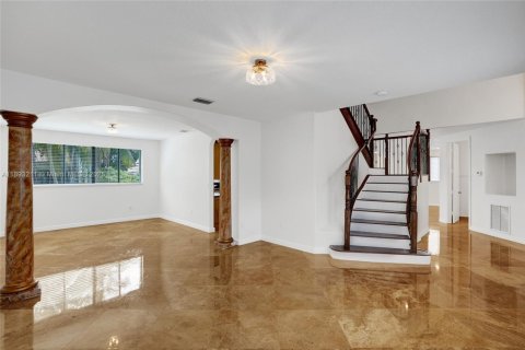 Снять в аренду виллу или дом в Катлер-Бей, Флорида 5 спален, 323.21м2, № 1945096 - фото 27