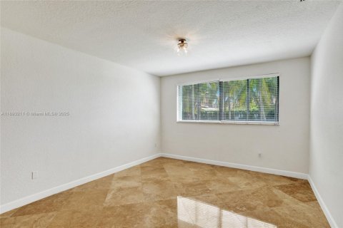 Снять в аренду виллу или дом в Катлер-Бей, Флорида 5 спален, 323.21м2, № 1945096 - фото 24