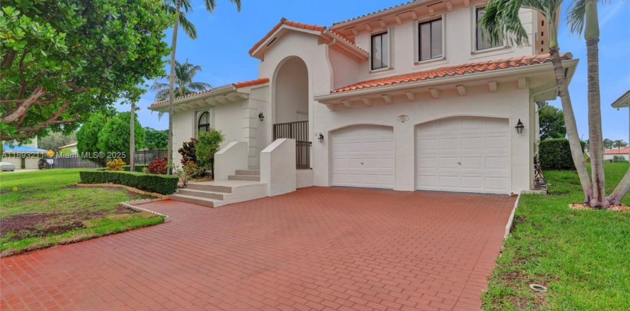 Дом в Катлер-Бей, Флорида 5 спален, 323.21м2 № 1945096