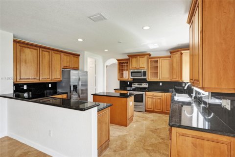 Снять в аренду виллу или дом в Катлер-Бей, Флорида 5 спален, 323.21м2, № 1945096 - фото 6